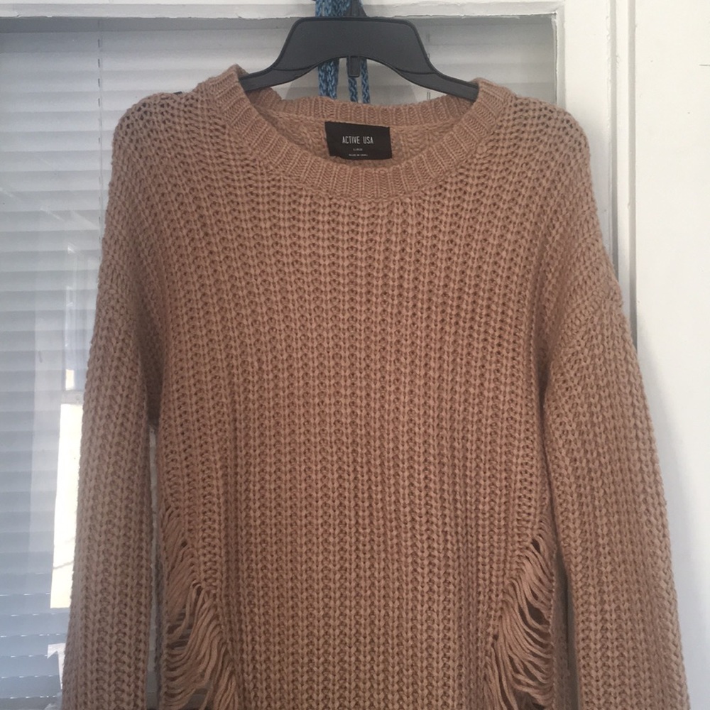 Distressed long sweater in color sand
